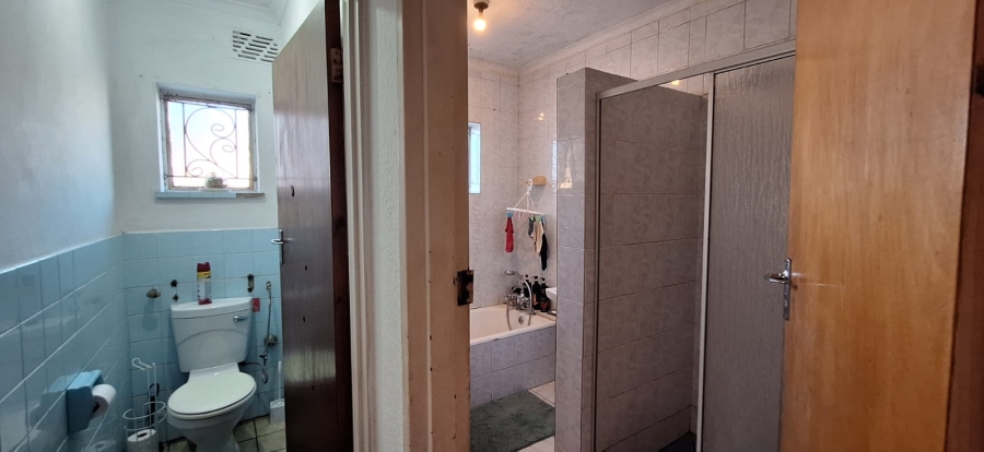 4 Bedroom Property for Sale in Pinati Western Cape